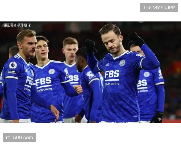 特写：伤愈复出的詹姆斯·麦迪逊在训练中加练定位球