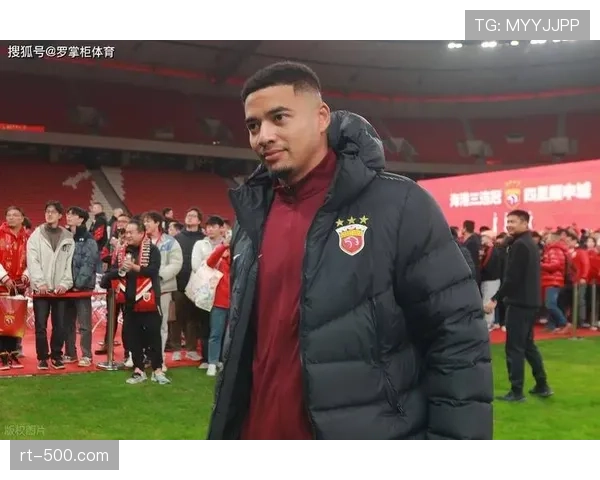 海港再遇伤病潮:克劳德安佩姆缺席训练,蒋光太进入康复新阶段 海港再遇伤病潮:克劳德安佩姆缺席训练,蒋光太进入康复新阶段